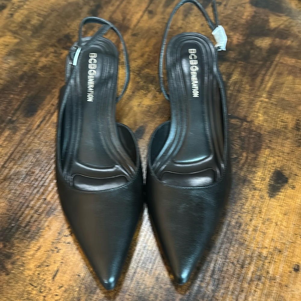 BCBGeneration Women’s Black Slingback Kitten Heels Size 7 NWOB